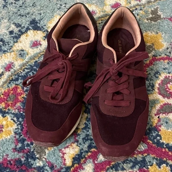 Crimson sneakers, very comfy, good gently used condition. Size 9. - Picture 2 of 9